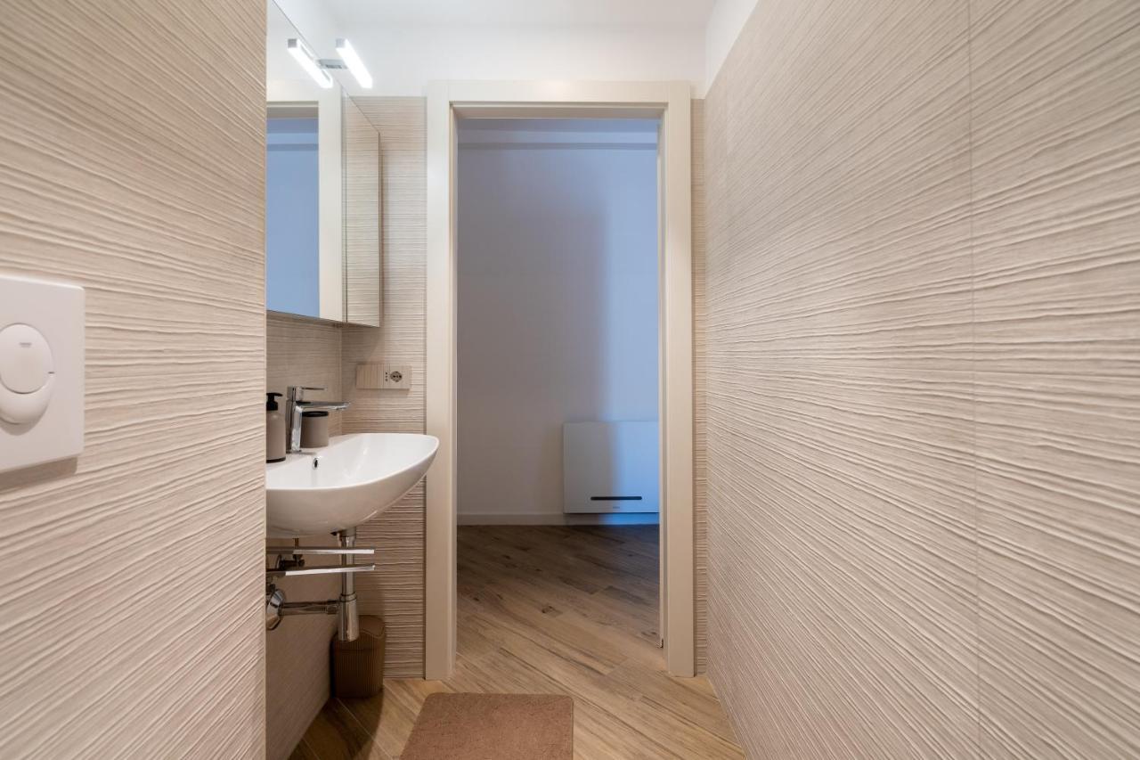 Aurealiving - Trastevere Suite With Rooftop & Gym, Your Place In Rom Exterior foto
