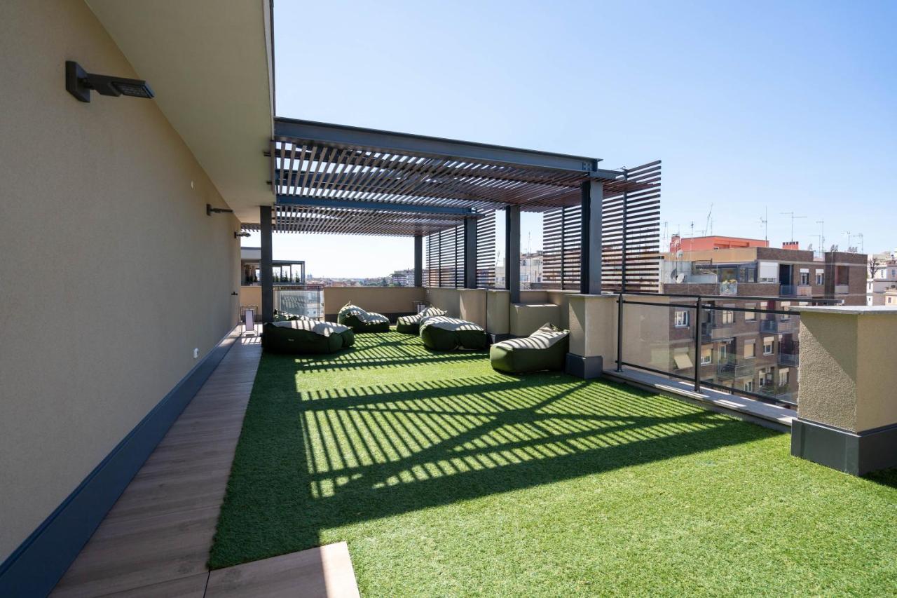 Aurealiving - Trastevere Suite With Rooftop & Gym, Your Place In Rom Exterior foto