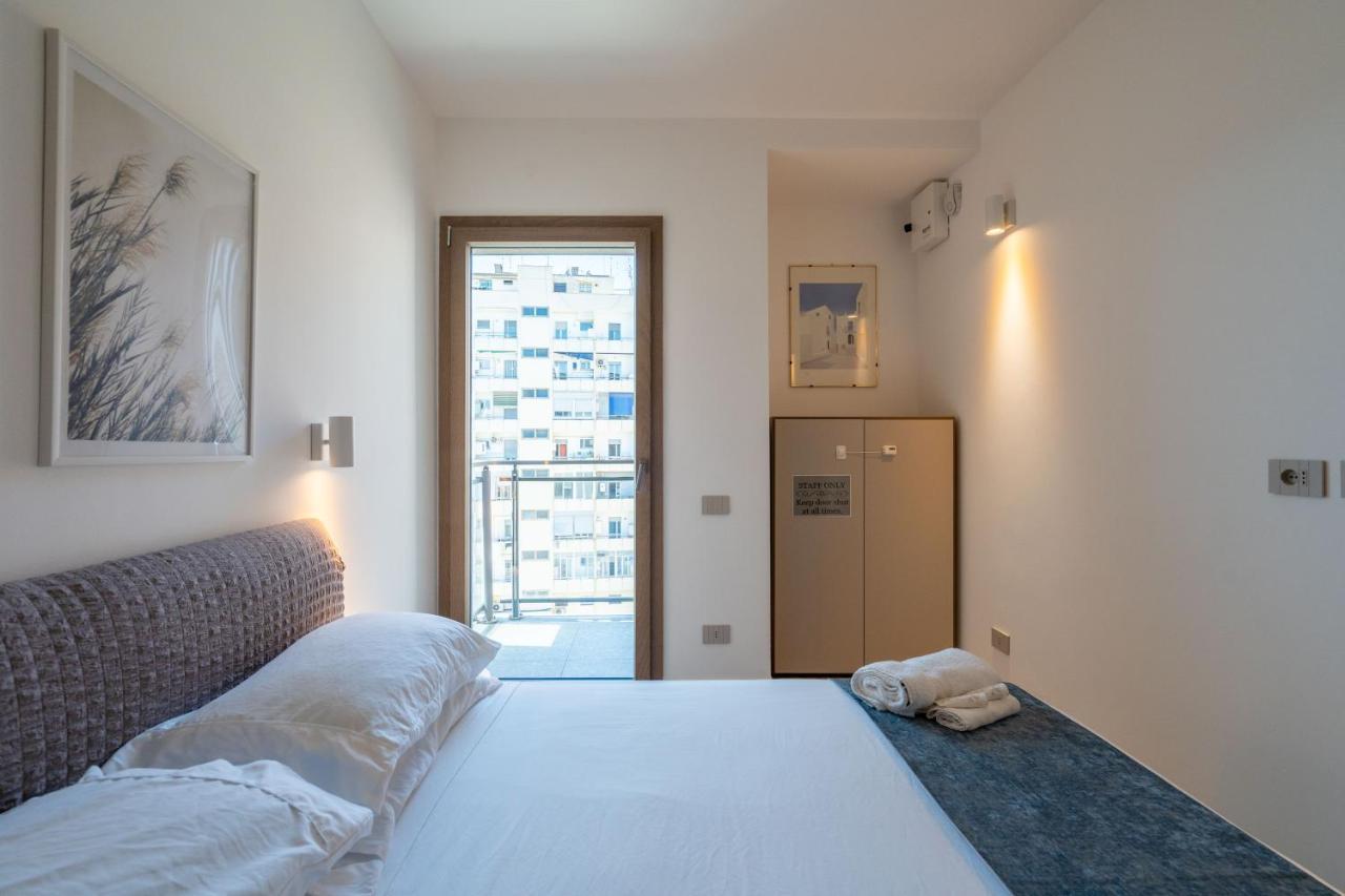 Aurealiving - Trastevere Suite With Rooftop & Gym, Your Place In Rom Exterior foto