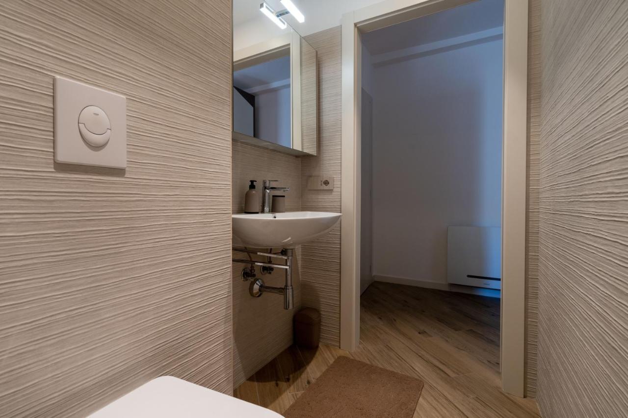 Aurealiving - Trastevere Suite With Rooftop & Gym, Your Place In Rom Exterior foto